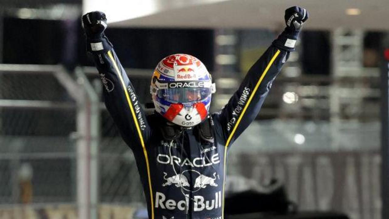 Las Vegas'ta damalı bayrağı ilk Verstappen gördü