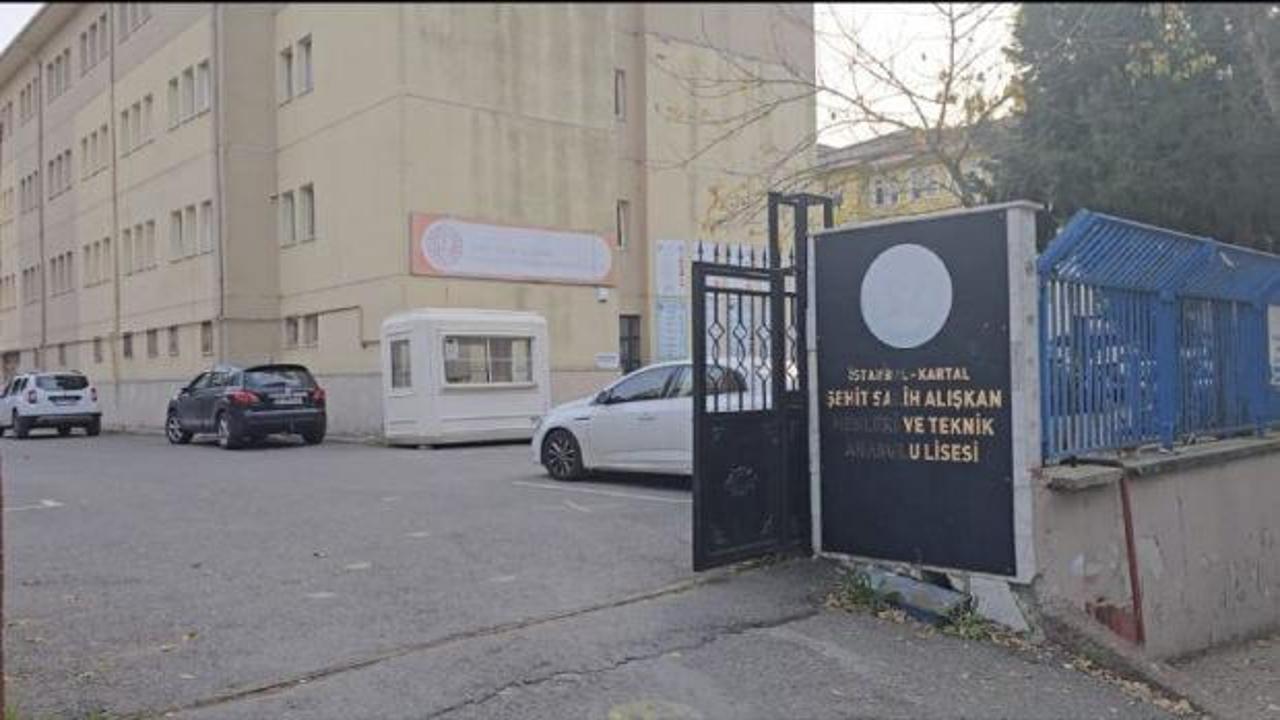 Lisede iki &ouml;ğrenci arasındaki şakalaşma &ouml;l&uuml;mle bitti