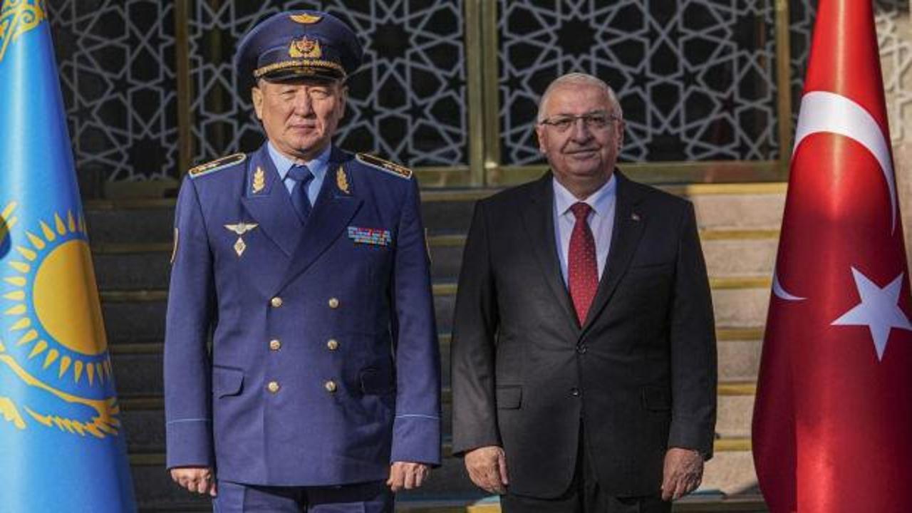 Milli Savunma Bakanı G&uuml;ler Kazakistanlı mevkidaşı ile g&ouml;r&uuml;şt&uuml;