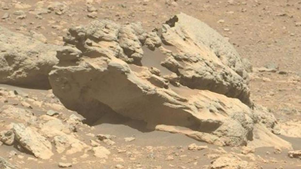 NASA, Mars'ta oraya ait olmayan bir kaya keşfetti