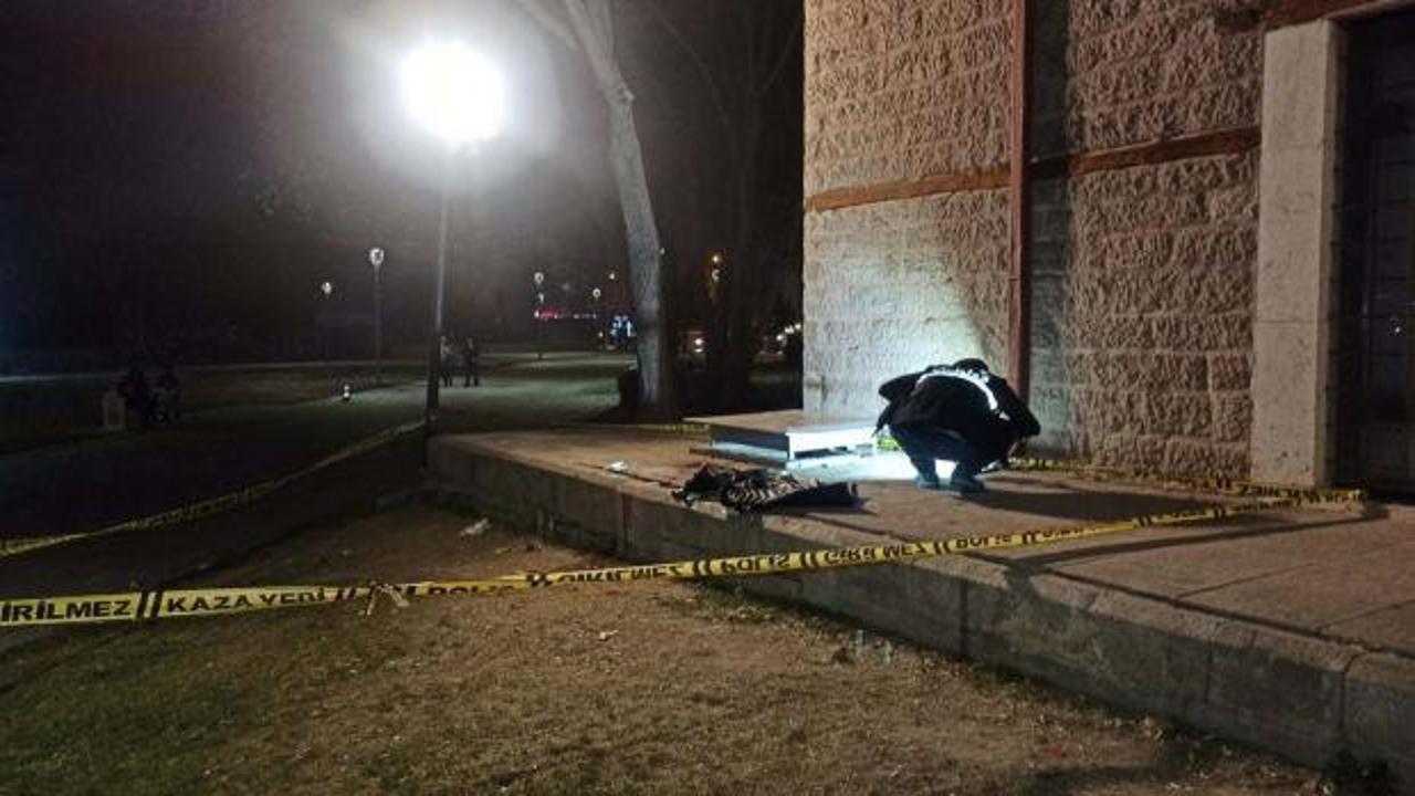 "Ne oturuyorsunuz" kavgası: 1 &ouml;l&uuml;