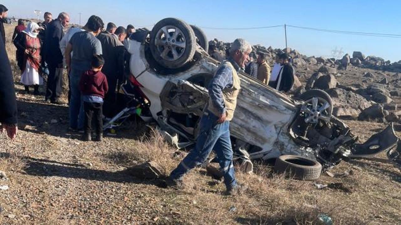 Şırnak'ta otomobil ile hafif ticari araç çarpıştı: 7 yaralı