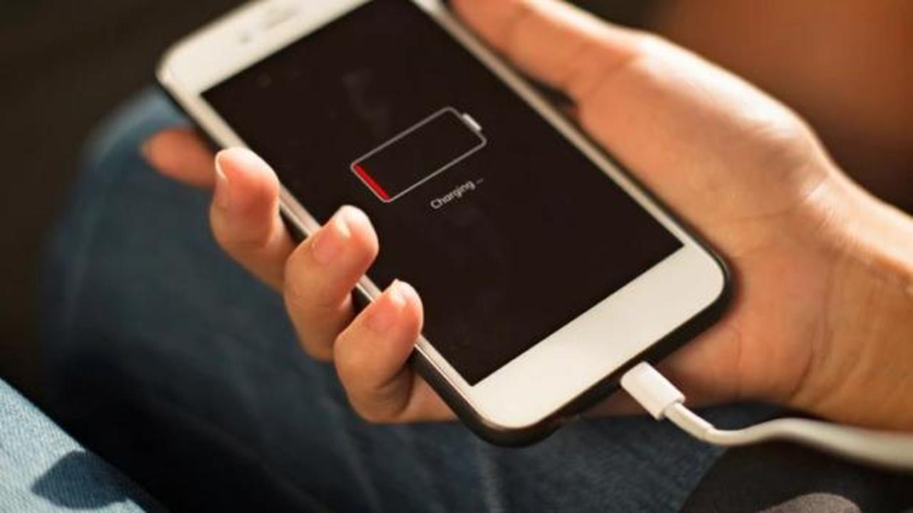 Telefonunuzu 00.00-5:00 arası şarj etmeyin! Sebebi herkesi şaşırttı