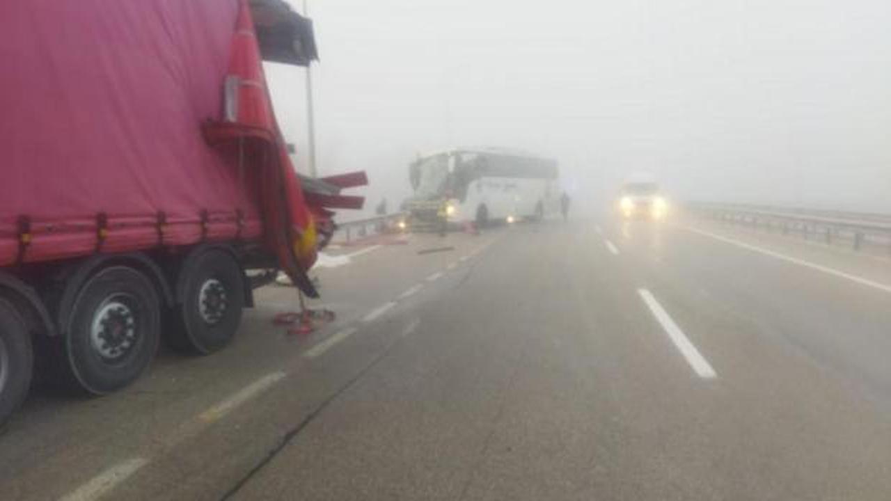 Yolcu otobüsü ile tır çarpıştı! Çok sayıda yaralı var