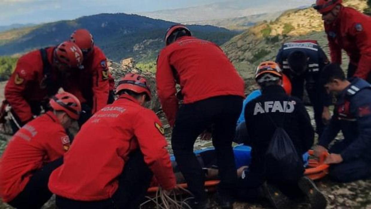 Doğa yürüyüşü kabusa döndü! Yaralı dağcı askeri helikopterle kurtarıldı