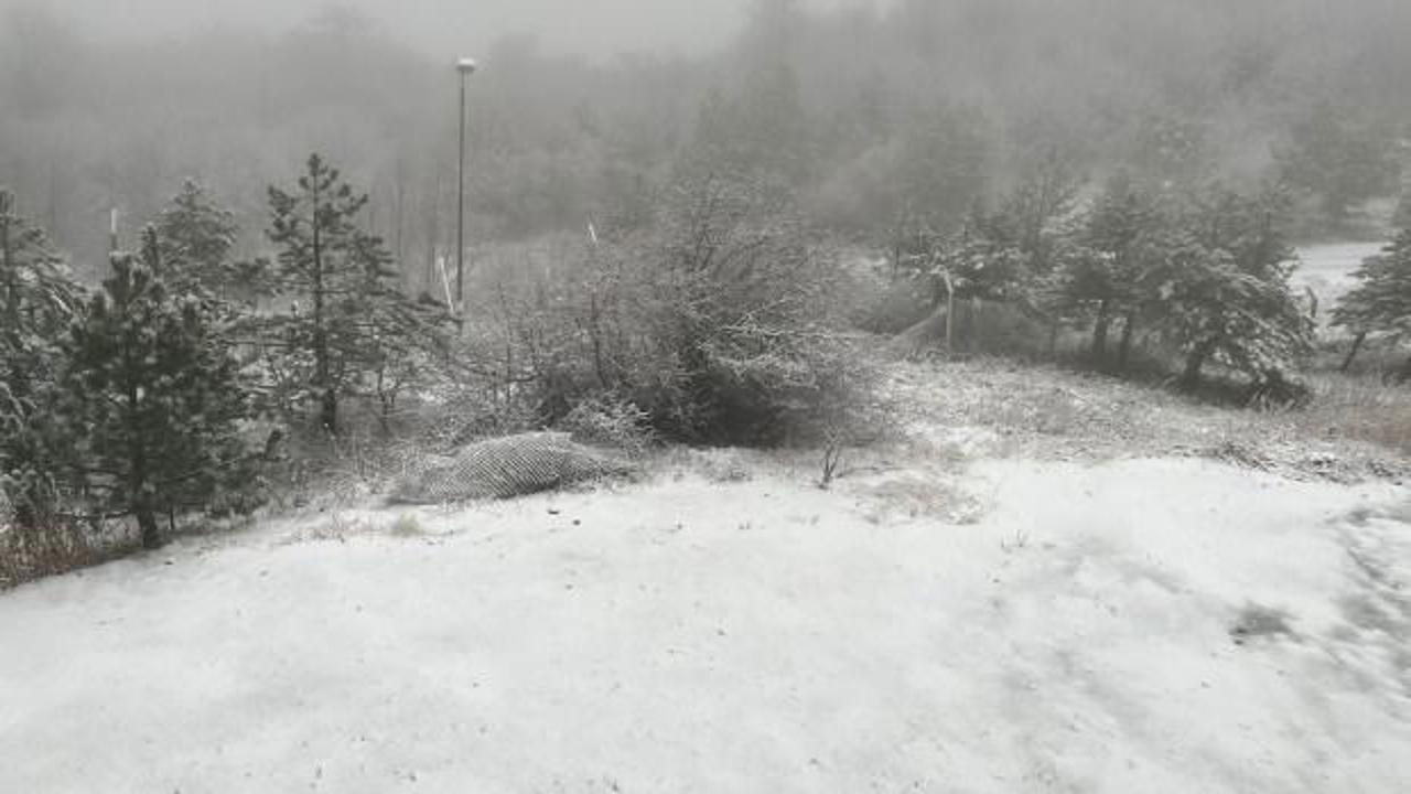 Balıkesir Sındırgı'da kar yağdı