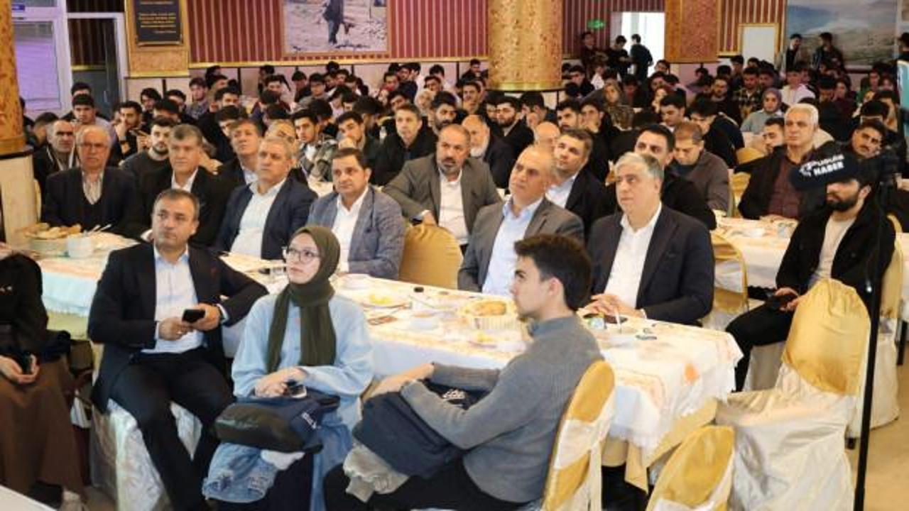 Adıyamanlılar Vakfı, bu yıl da aynı geleneği s&uuml;rd&uuml;rd&uuml;: On binlerce &ouml;ğrenciye burs!