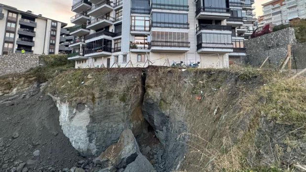 İnşaat alanında g&ouml;&ccedil;&uuml;k: Yan apartman tahliye edildi