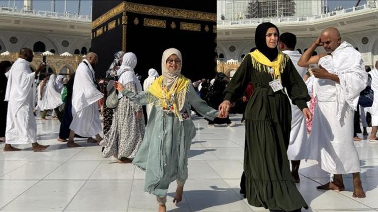 Nadir görülen gen hastası Esma, Kabe hayaline kavuştu