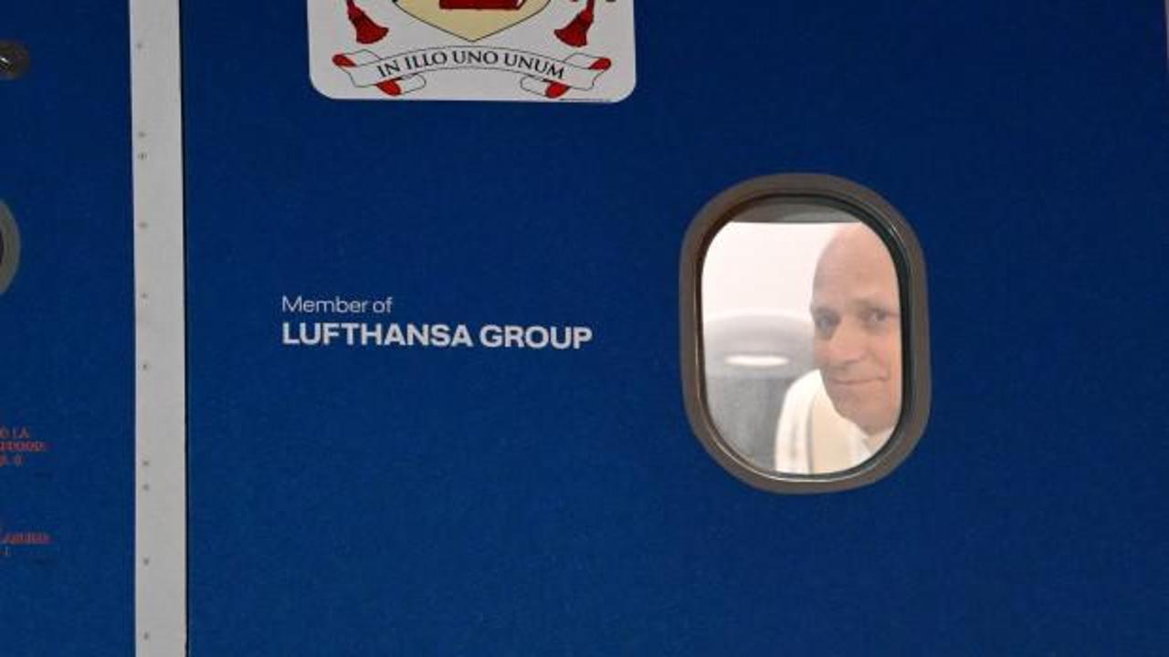 Papa 14. Leo, İstanbul'a geldi