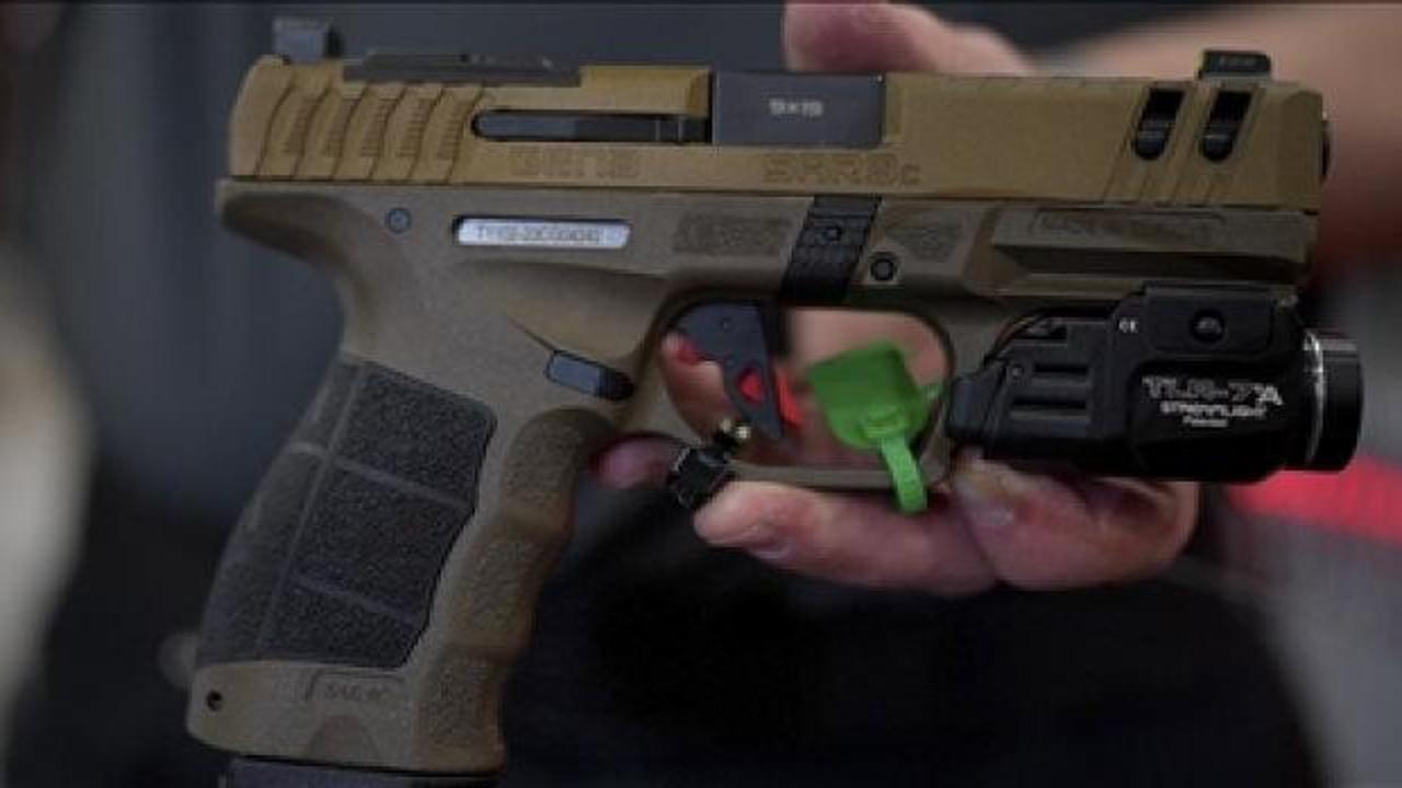 SARSILMAZ'a ABD'den tam not! Haftanın tabancası seçildi