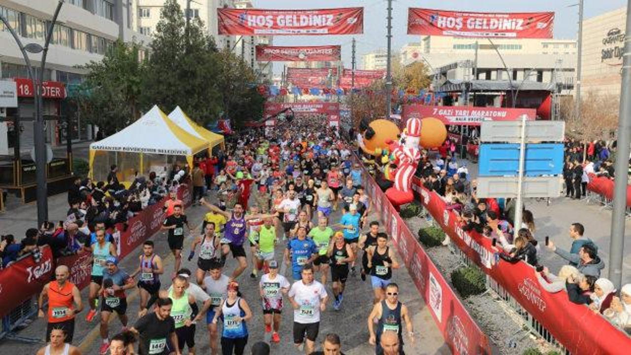 7. Gazi Yarı Maratonu heyecan ve renkli görüntülerle yapıldı