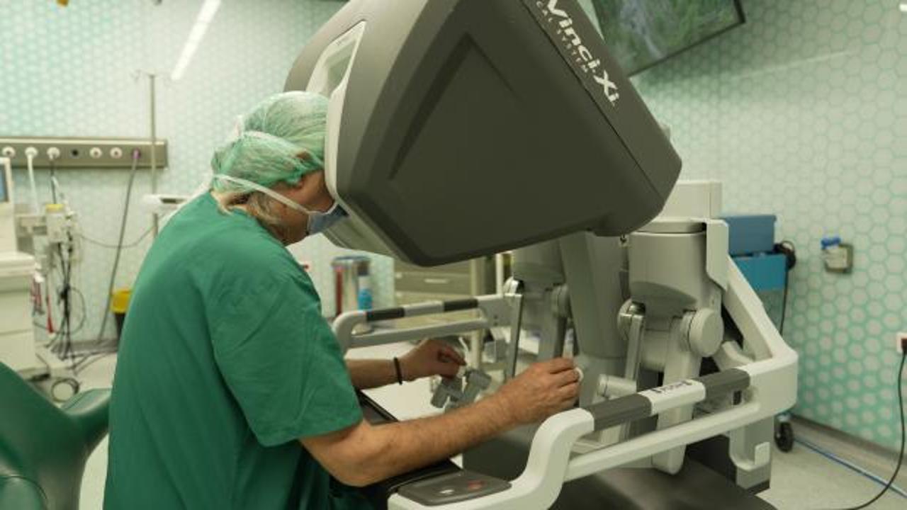 Ameliyatlarda yeni dönem! Neşterin yerini robot kolları alıyor