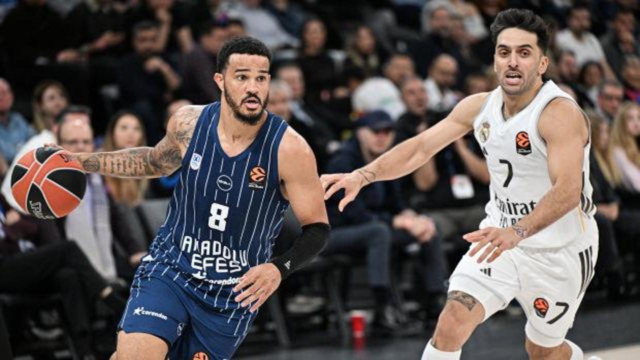 Anadolu Efes, Real Madrid'e mağlup oldu