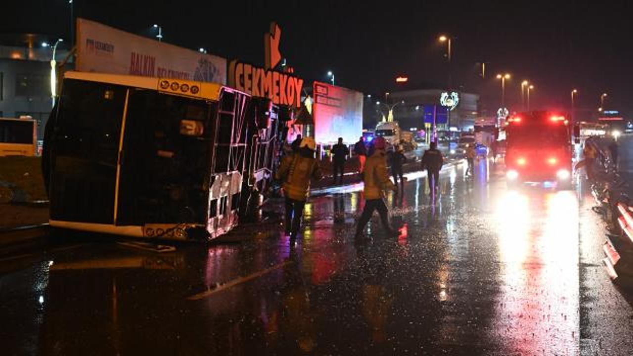 Çekmeköy'de İETT otobüsü devrildi