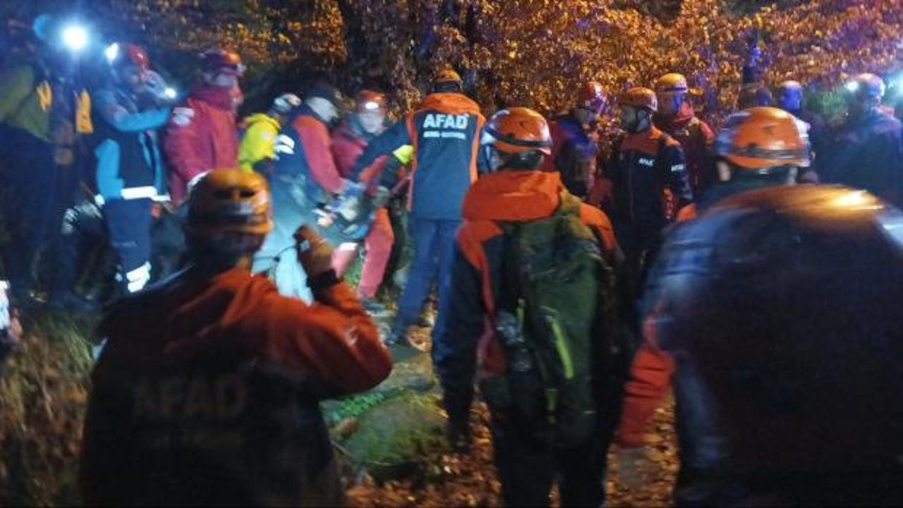 Doğa yürüyüşünde yüksekten kayalık bölgeye düştüler: 1 ölü, 1 yaralı