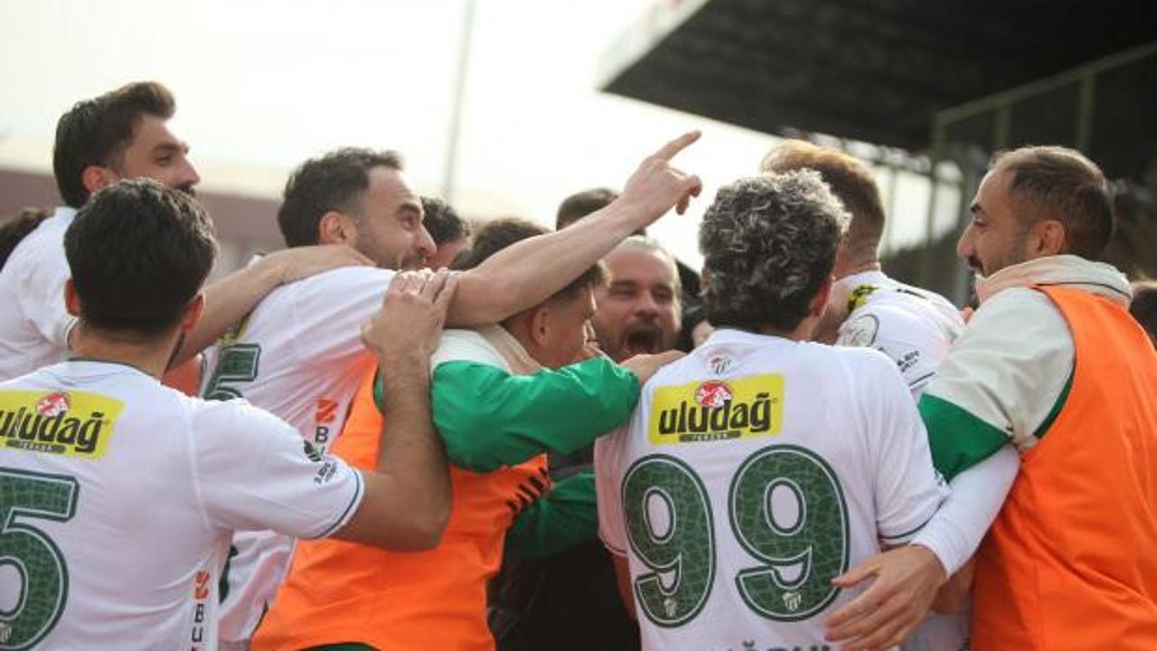 Efsane takım deplasmanda lideri devirdi! Zirvede fark 1'e düştü