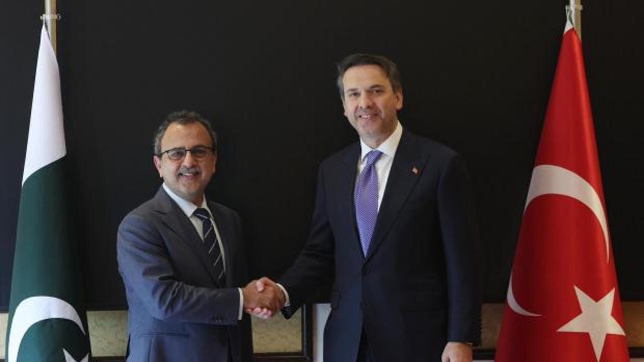 Enerji ve Tabii Kaynaklar Bakanı Alparslan Bayraktar, Pakistan’da