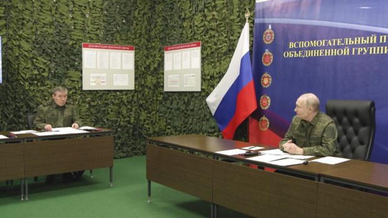 Rusya kritik şehri ele geçirip bayrak çekti