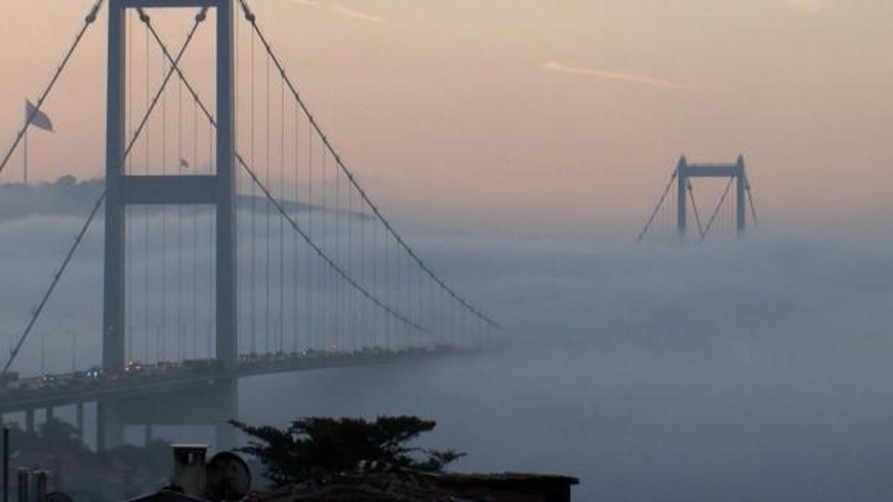 İstanbul ve &Ccedil;anakkale Boğazı'nda gemi trafiği askıya alındı