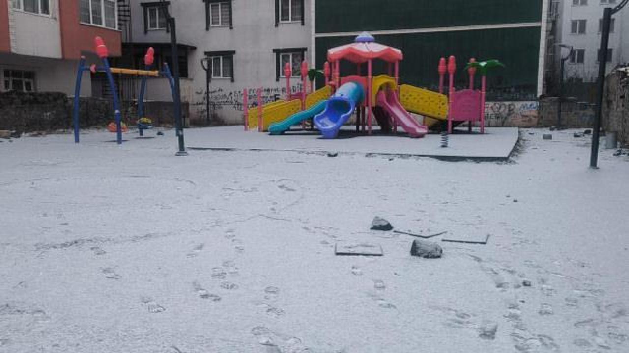 Kars'a mevsimin ilk karı düştü