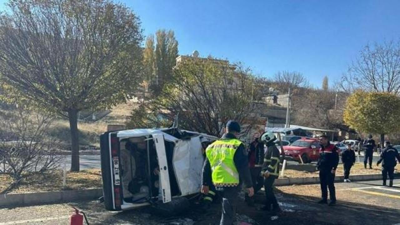 Mardin'de otomobil devrildi: Yaralılar var!