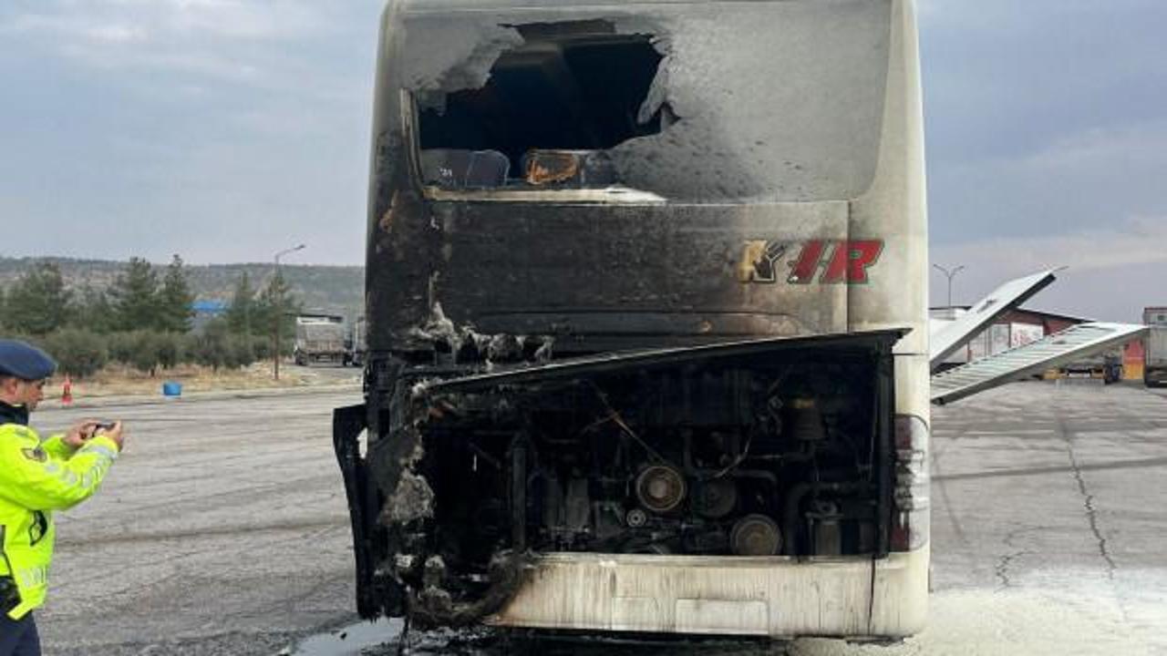 Yolcu otobüsünde korkutan anlar: Seyir halindeyken yangın çıktı