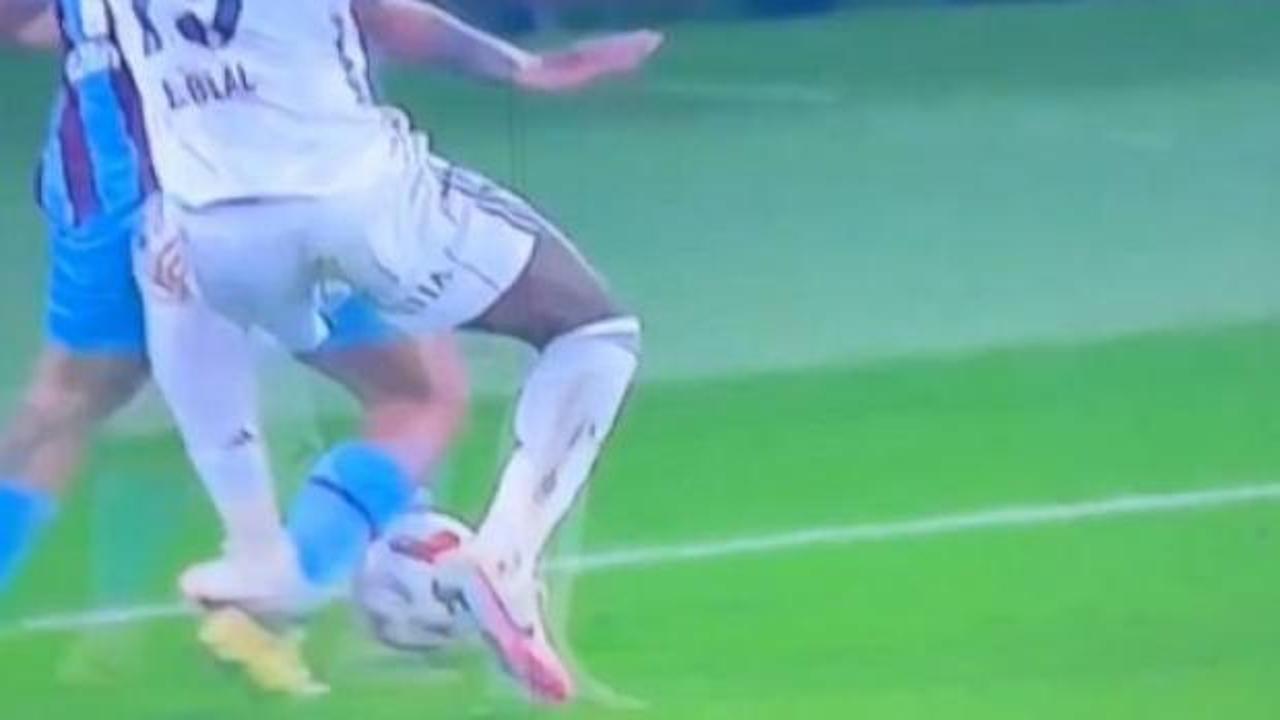 Dev ma&ccedil;ta tartışmalı kararlar! Eski hakemler bile anlaşamadı