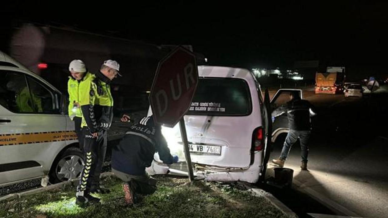 Edirne'de minibüste 20 kaçak göçmen yakalandı