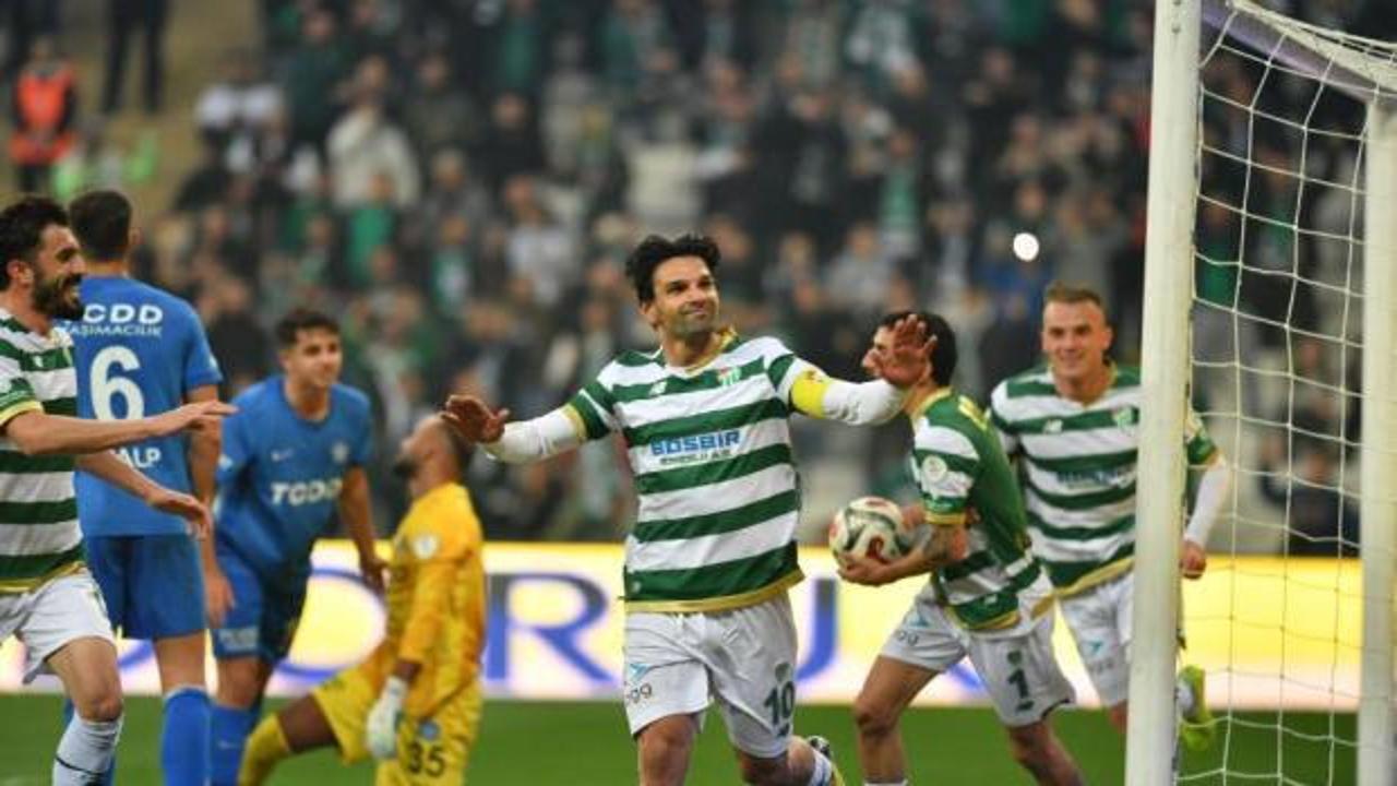 Efsane takım 30 bin taraftarının önünde coştu! Rakibine gol yağdırdı