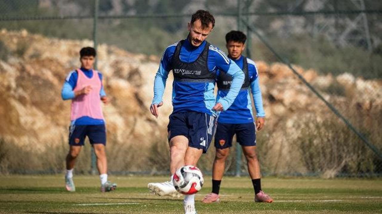 Futbolcusu 'Kulüpte yemek çıkmıyor' demişti! Kulüpten açıklama geldi