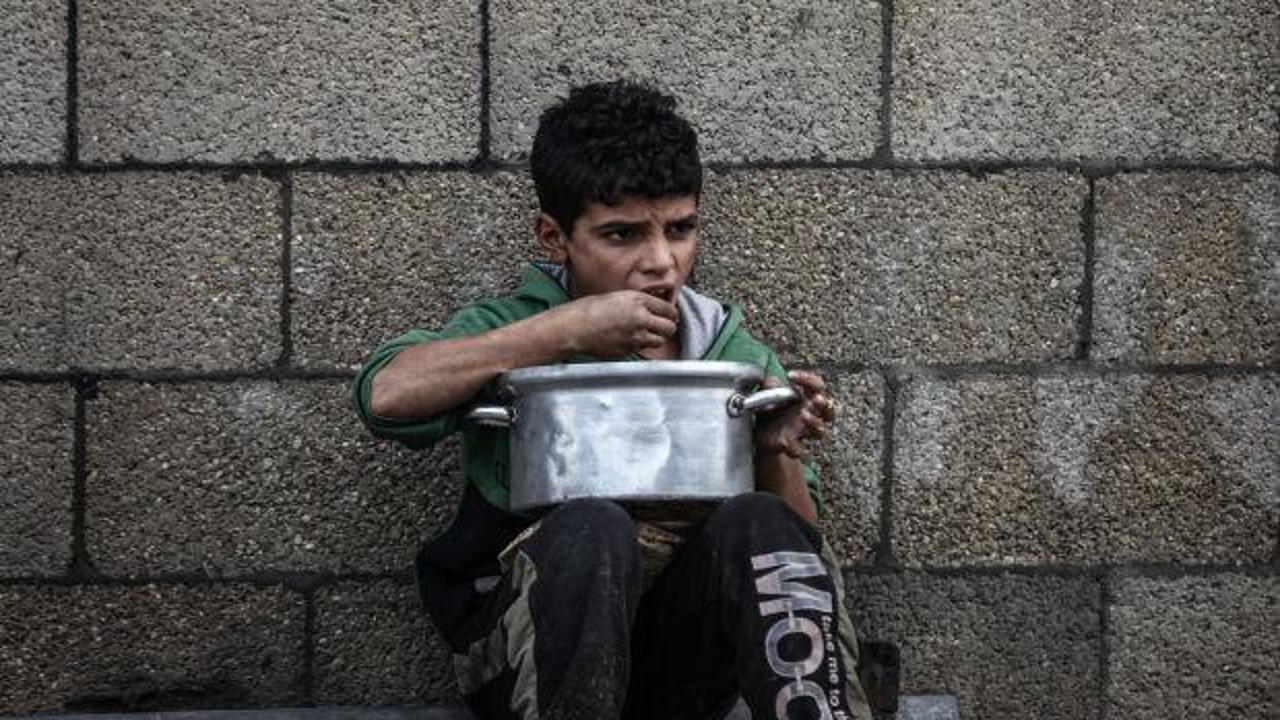 Gazze'de gıda krizi devam ediyor! G&ouml;r&uuml;nt&uuml;ler bir kez daha g&ouml;zler &ouml;n&uuml;ne serdi