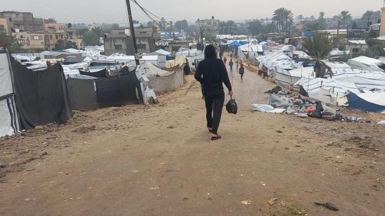 Gazze’de kış felaketi: Sel her yeri sardı, Deniz Feneri kampları testten geçti