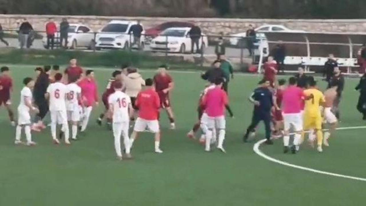 Maç sonu genç takıma saldırı! Süper Lig ekibi açıkladı: 4 oyuncu hastaneye kaldırıldı