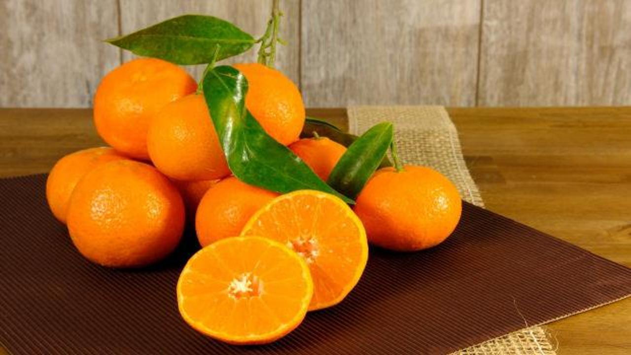 Mandalina ka&ccedil; kalori? Mandalina yemek kilo aldırır mı