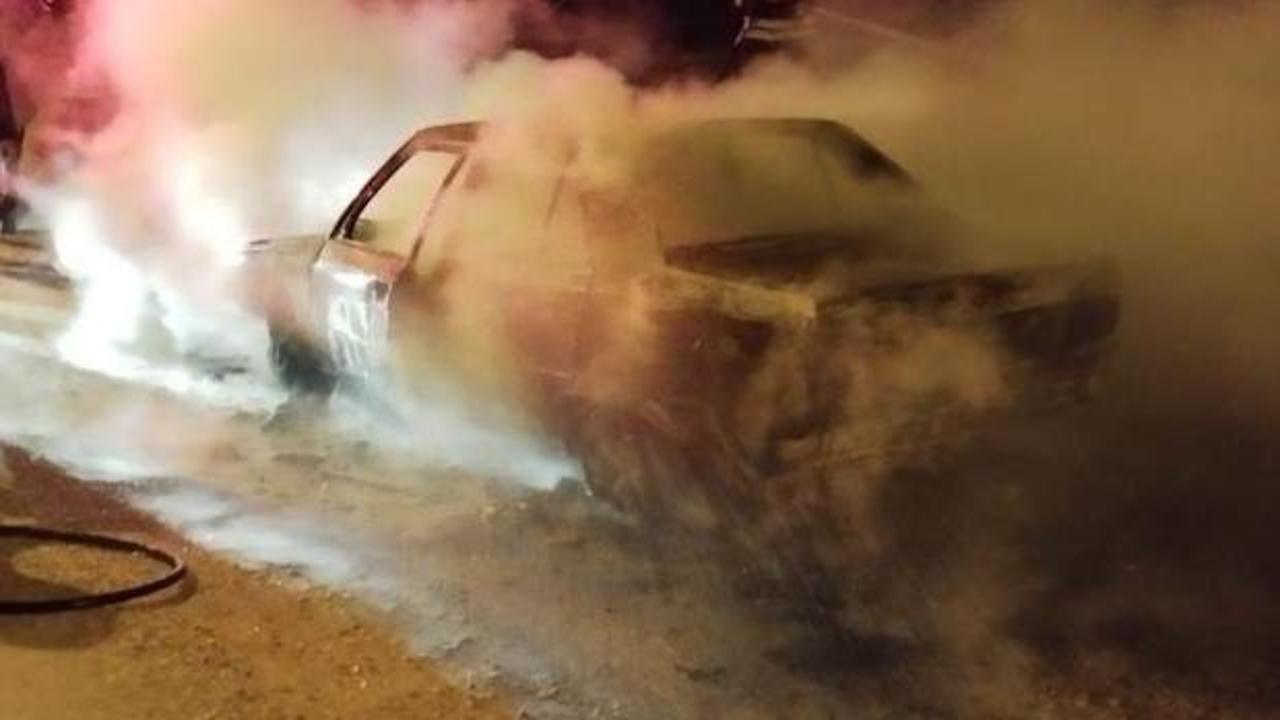 Otomobil patladı, feci şekilde can verdi