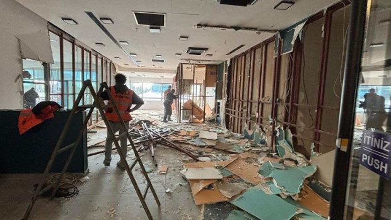 Şişli’de AVM'de kaçak ve ruhsata aykırı yapıların yıkımı gerçekleştirildi