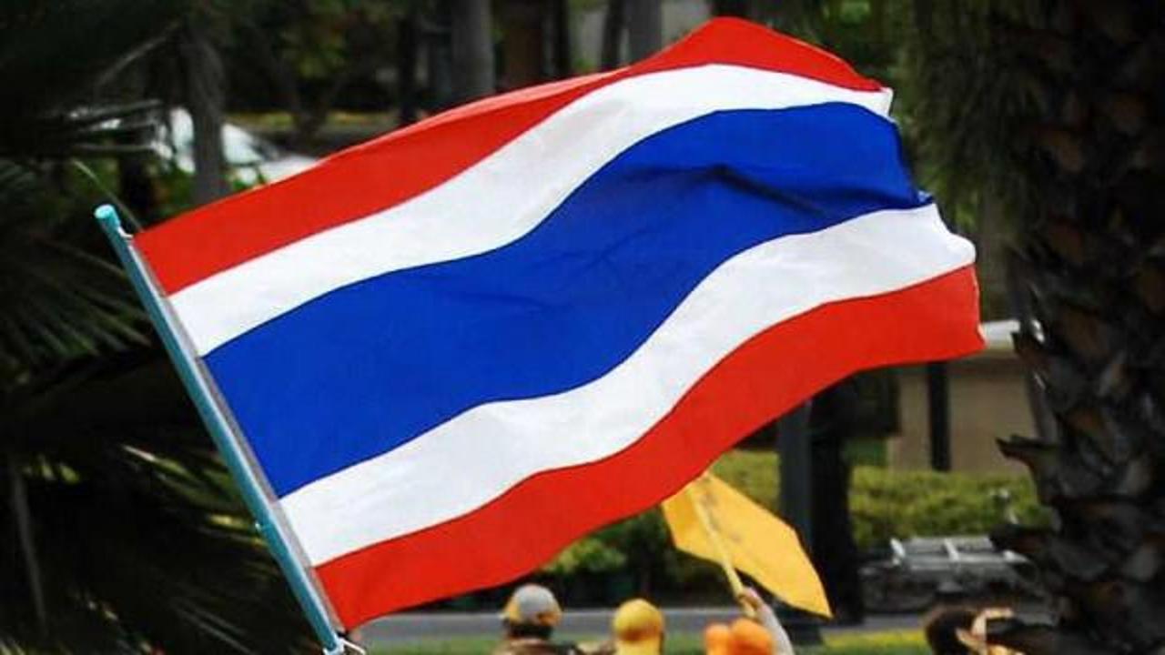 Tayland'da Başbakan, Meclis feshetti