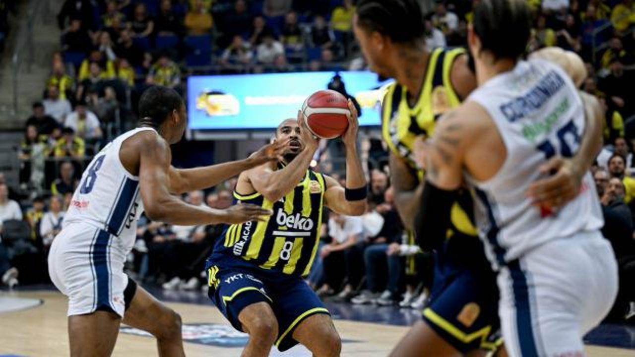 Uzatmalara giden derbiyi Fenerbah&ccedil;e Beko kazandı!