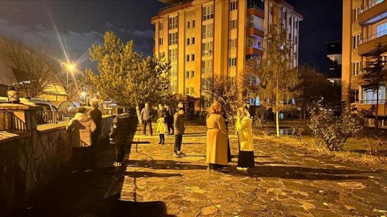 Van Tuşba'da deprem!