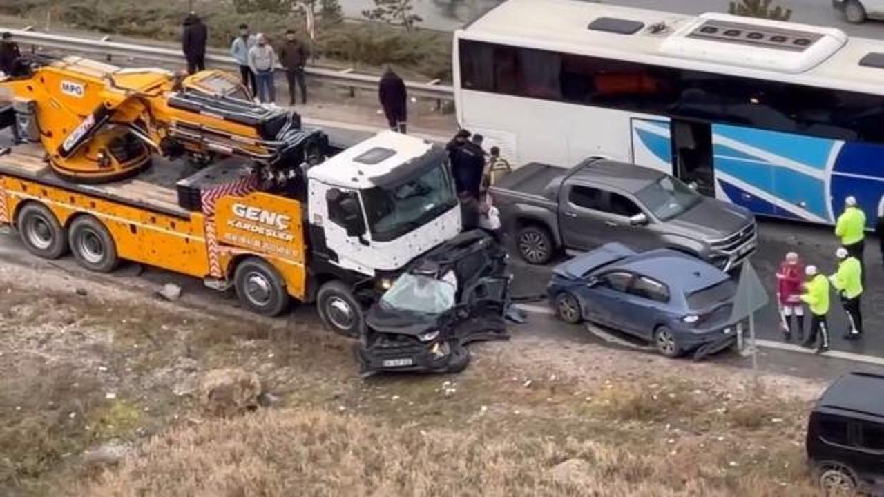 Ankara'da vin&ccedil;, 13 araca &ccedil;arptı; 5 yaralı