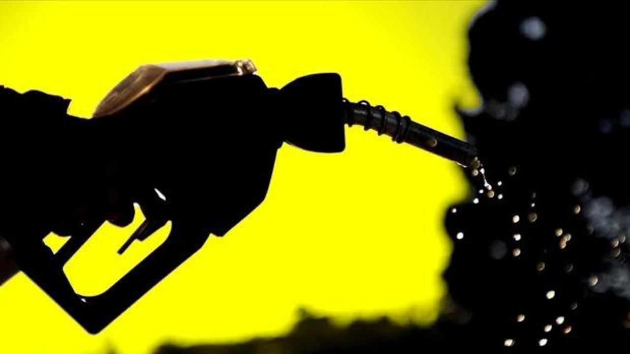 Ara&ccedil; sahipleri dikkat! Benzine indirim geliyor