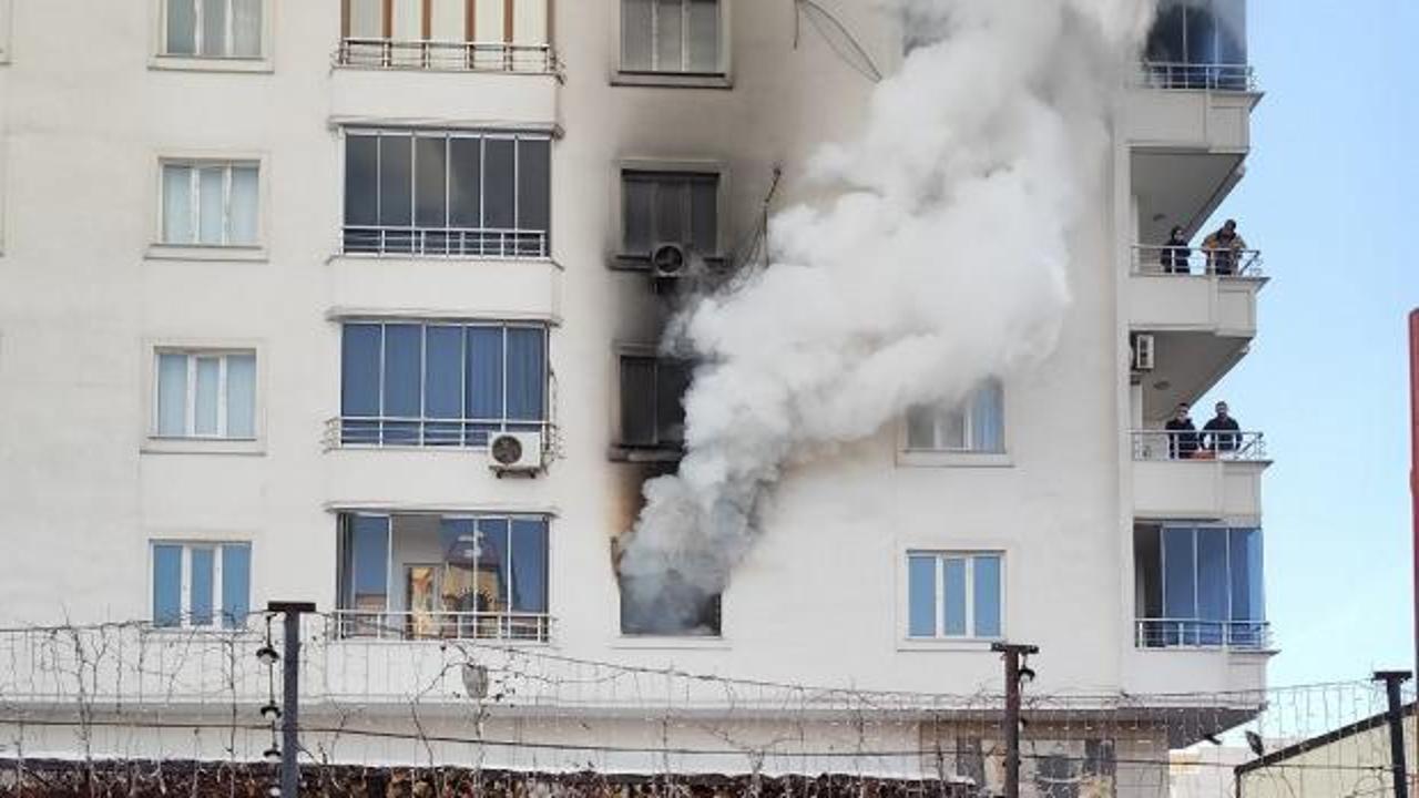 Batman'da apartman dairesinde &ccedil;ıkan yangın s&ouml;nd&uuml;r&uuml;ld&uuml;