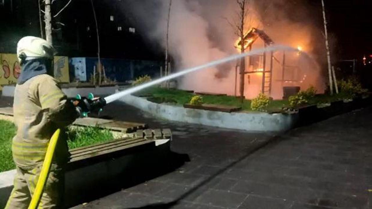 Beylikd&uuml;z&uuml;'nde &ccedil;ocuk parkı ateşe verildi