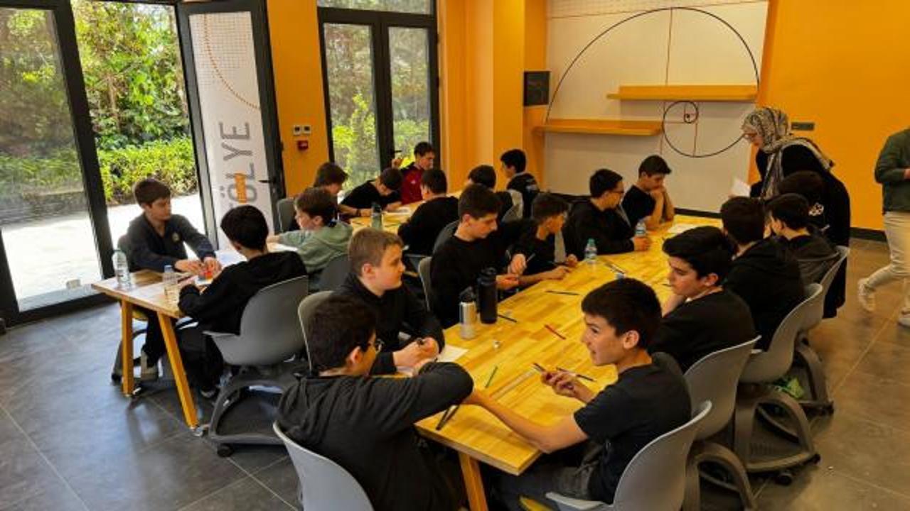 &Uuml;mraniye Belediyesi'nden &ouml;ğrencilere &uuml;cretsiz bilim ve teknoloji eğitimi