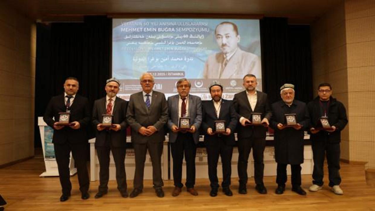 Doğu T&uuml;rkistan m&uuml;cadelesinin lideri Mehmet Emin Buğra İZ&Uuml;'de anıldı