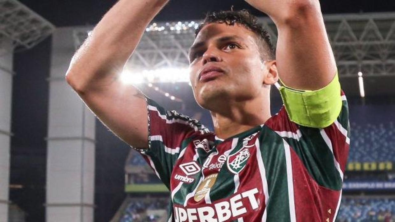 D&uuml;nyaca &uuml;nl&uuml; futbolcu 41 yaşında kul&uuml;ps&uuml;z kaldı