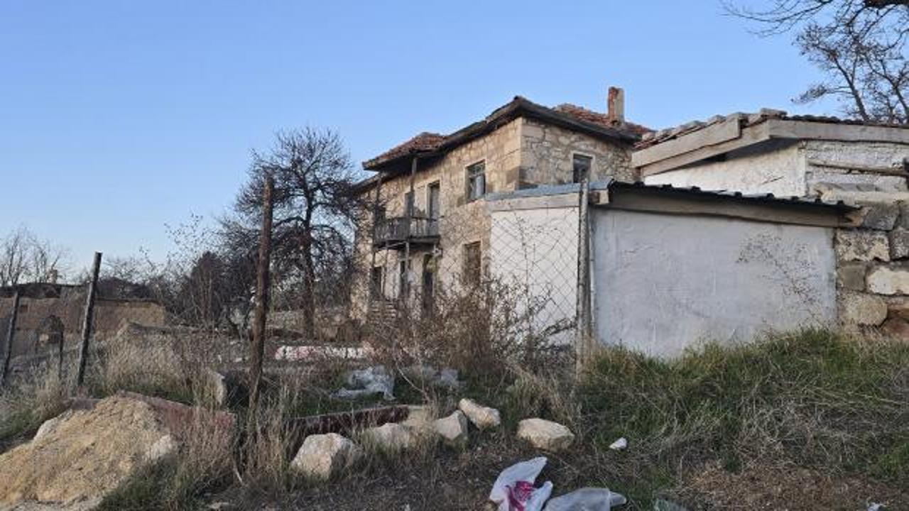 Evin bah&ccedil;esindeki k&ouml;pek &ccedil;ocuklara saldırdı: 14 yaşındaki &ccedil;ocuk ağır yaralı