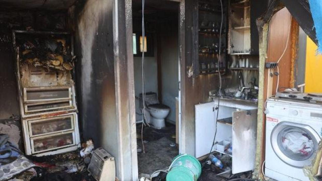 Hatay'da depremzede &ccedil;iftin yaşadığı konteyner k&uuml;le d&ouml;nd&uuml;