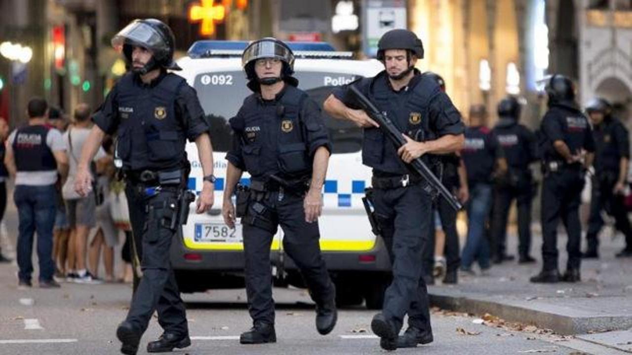 İspanya'da şiddet yanlısı taraftar gruplarına operasyon: 57 g&ouml;zaltı